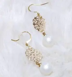 ③ピアス・コットンパール・ゴールドフラワーピアス