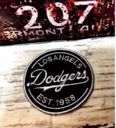【新品❣️】LA ドジャース　アイロン　接着　ワッペン　黒　ブラック