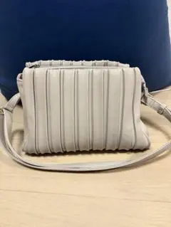 プリーツショルダーバッグ しまむら