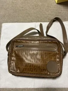FENDI】ショルダーバッグ ズッカ柄 巾着型 PVC レザー ブラウン - メルカリ