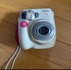Fujifilm Instax Mini インスタントカメラ 7S 本体