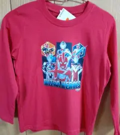 新品タグ付き　ウルトラヒーローズ 長袖Tシャツ 赤　130のサムネイル