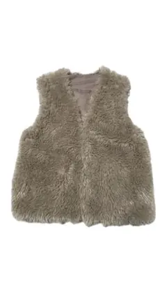 モコモコダウンベスト