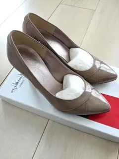 銀座カネマツ　エナメルパンプス