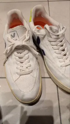 VEJA V-12 ホワイト/ネオンイエロー