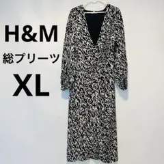 H&M カシュクール モノトーン 総柄 ロングワンピース Vネック プリーツのサムネイル
