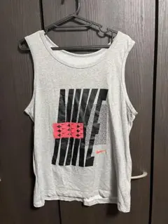 【NIKE】ナイキ　ノースリーブ　タンクトップ　袖なし　刺繍　グレー　M