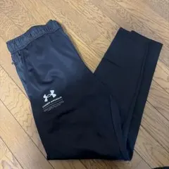 アンダーアーマー　1368937 トレーニングパンツ　黒　ＸＬ　新品　タグ付き