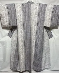 2-A 着物　斬新な柄　ポリエステル　洗える着物　袷