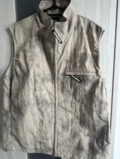 UMBRO ベージュ ノースリーブベスト