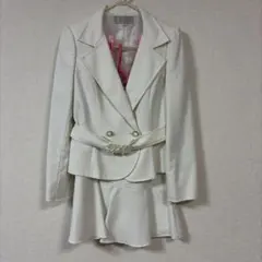 平成レトロ ホワイトラメ入りスーツ