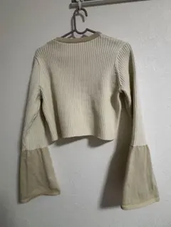 ショートフレアニット