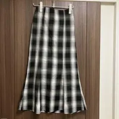 ☆新品☆ローリーズファーム スタイルアップマーメイドスカート