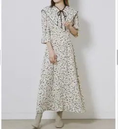 【新品美品✨】SNIDEL ビッグカラープリントワンピース ベージュ 0サイズ
