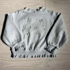 メゾピアノ 110㎝　パール＆ビジュー装飾トレーナー　ライトブルー