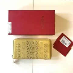 再々値下げセール　VALENTINO ヴァレンティノ　長財布のサムネイル