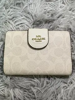 2026年最新】coach 財布 二つ折り 白の人気アイテム - メルカリ