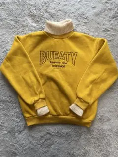 イエロー タートルネック スウェット