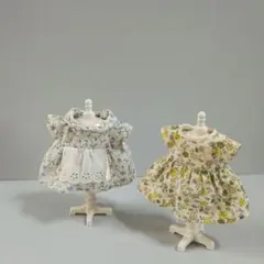③２枚セット【お母さん用】着せ替え服お洋服　ワンピースシルバニアファミリー当時物