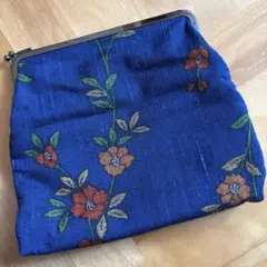 花柄ネイビーブルーポーチ　がま口