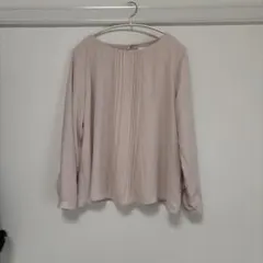 ピンタックブラウス