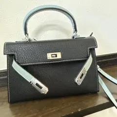 新品未使用！黒のレザー ミニショルダーバッグ