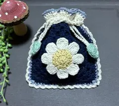 かぎ針編みポーチ　ハンドメイド　巾着ポーチ　花モチーフポーチ