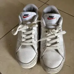 Nike ホワイト スニーカー