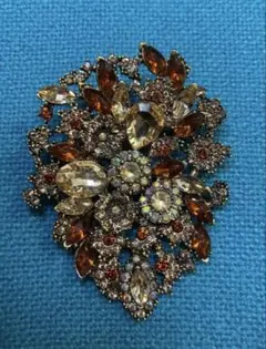 やや大ぶり　ヴィンテージ風 ブローチ 葉っぱモチーフ ブラウン系落ち着いた色目