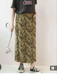 journal standard relume 柄スカート