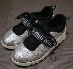 miu miu ブラック グリッター スニーカー 24，5cm - メルカリ