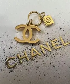CHANEL ゴールド ダブルCロゴキーホルダー