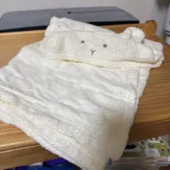 ひつじ耳付き　フードタオル　バスタオル　クリーム色