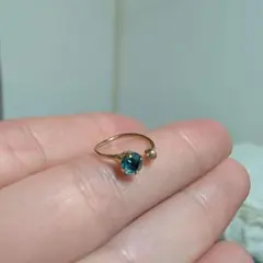 青いストーンのシンプルイヤーカフ