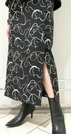 【美品】ユナイテッドアローズ 総柄ロングスカート 36 黒