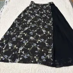 ハク　花柄スカートのサムネイル