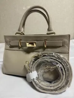 DIANA DIANA ハンド バッグ スタッズ アイボリー　ショルダー