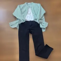 ￼23区denimのオシャレな黒の裾フリンジ付きスリムデニム