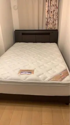 ベッドフレームとマットレスのセット　ダブルサイズ