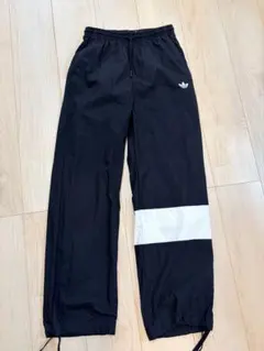 ナイロントラックパンツ