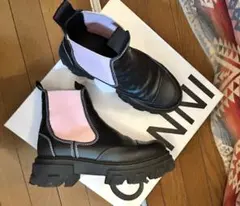 限定値下♡美品 GANNI レザーサイドゴアブーツ 37 ブラック×ピンクのサムネイル