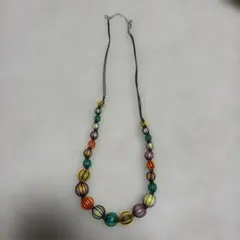 カラフル木製ビーズネックレス