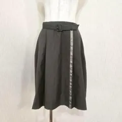 F i.n.t　プリーツスカート　フレア　ベルト　カーキ系　バックゴム　膝丈のサムネイル