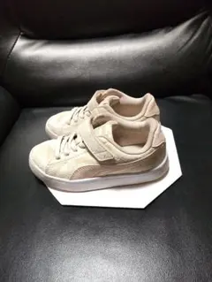 ❤️Puma ベージュ スエードスニーカー✨17センチ。
