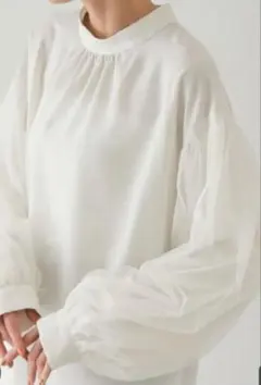 〔値下げ〕OPAQUE.CLIP チュールドッキングスリーブブラウスのサムネイル