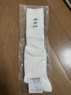 未使用　ファミリア　白色ハイソックス　車の刺繍入り　19-21cm