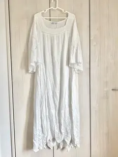 ZARA 刺繍入りホワイトロングワンピース