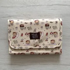 《新品》ハローキティ 日焼けキティ 多収納マルチケース