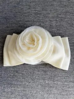 髪飾り　アイボリー ローズモチーフ ヘアピン&コサージュ