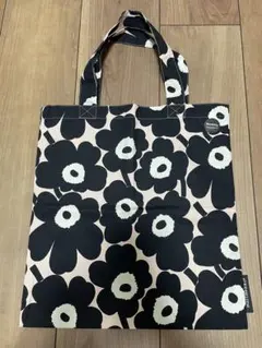 【新品】marimekko ピンク✖︎黒 花柄 エコバッグのサムネイル